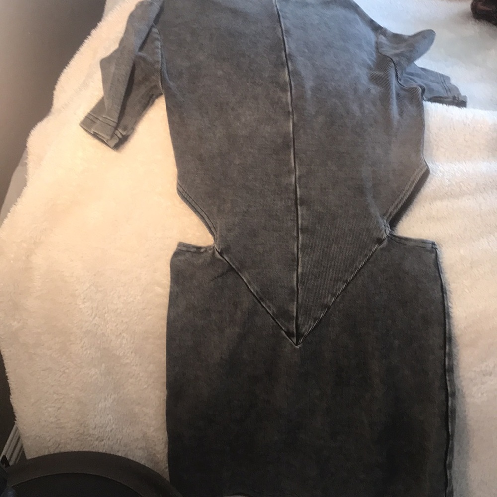 Dress - Picture 4 of 5